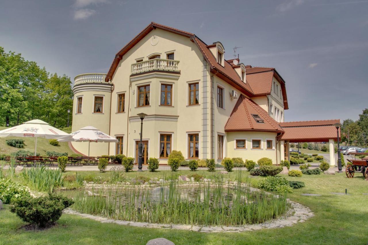 Zajazd Zlota Iglica Pogrzebien Exteriör bild